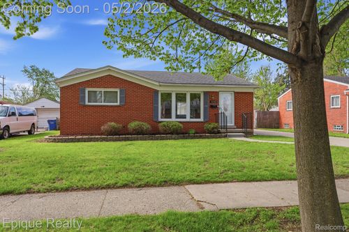4442 Lutz Dr, Warren, MI, 48092-1749 | Card Image