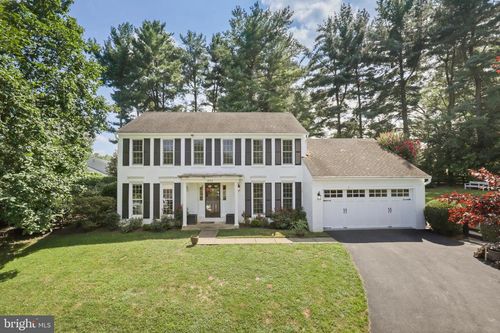 892 Van Dusen Ct, GREAT FALLS, VA, 22066-1601 | Card Image