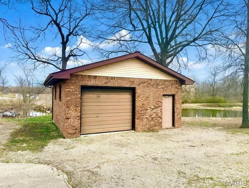 806 Progress Drive, Farmington, MO, 63640 | Card Image