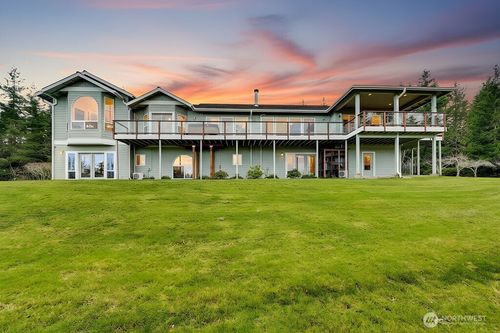 275404 Highway 101, Sequim, WA, 98382-9176 | Card Image