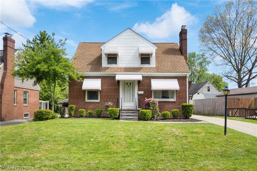 2525 Beverly Ave, Akron, OH, 44312-1527 | Card Image