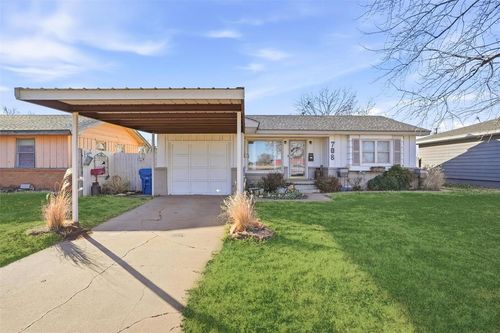 708 W 12th St, Cordell, OK, 73632-2410 | Card Image