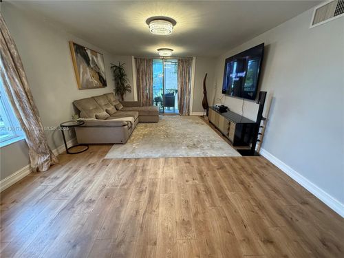 apt-214b-7173 Orange Dr, Davie, FL, 33314-3115 | Card Image