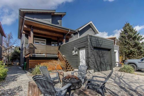 41-40137 Government Rd, Squamish, BC, V8B0N7 | Card Image