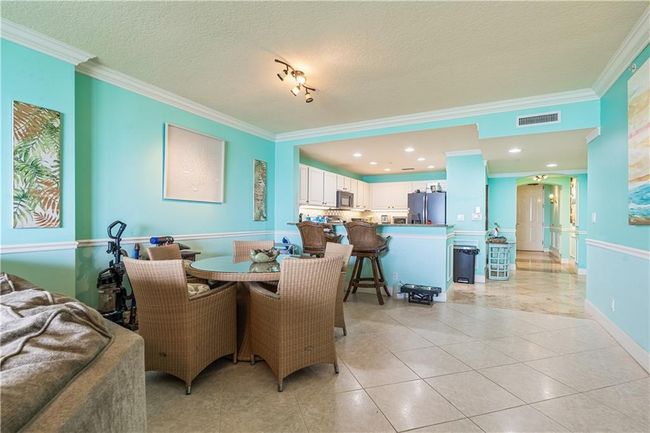 APT-402 - 3702 N Highway A1a, Condo with 3 bedrooms, 3 bathrooms and null parking in Hutchinson Island FL | Image 10