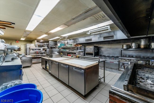 217 Frelinghuysen Ave, Home with 0 bedrooms, 5 bathrooms and null parking in Newark NJ | Image 12