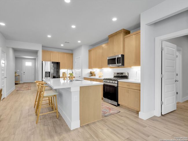 7105 Walkers Loop, House other with 3 bedrooms, 2 bathrooms and null parking in San Antonio TX | Image 13
