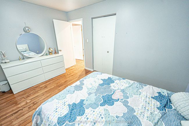 702 Castleguard Cres, House other with 4 bedrooms, 2 bathrooms and 4 parking in Burlington ON | Image 20