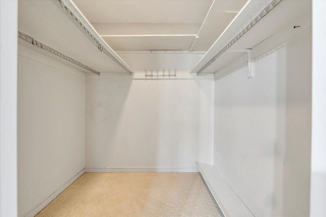 WALK IN CLOSET | Image 51