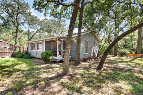 150 Coneflower Rd, Shady Shores, TX, 76208-3010 | Card Image