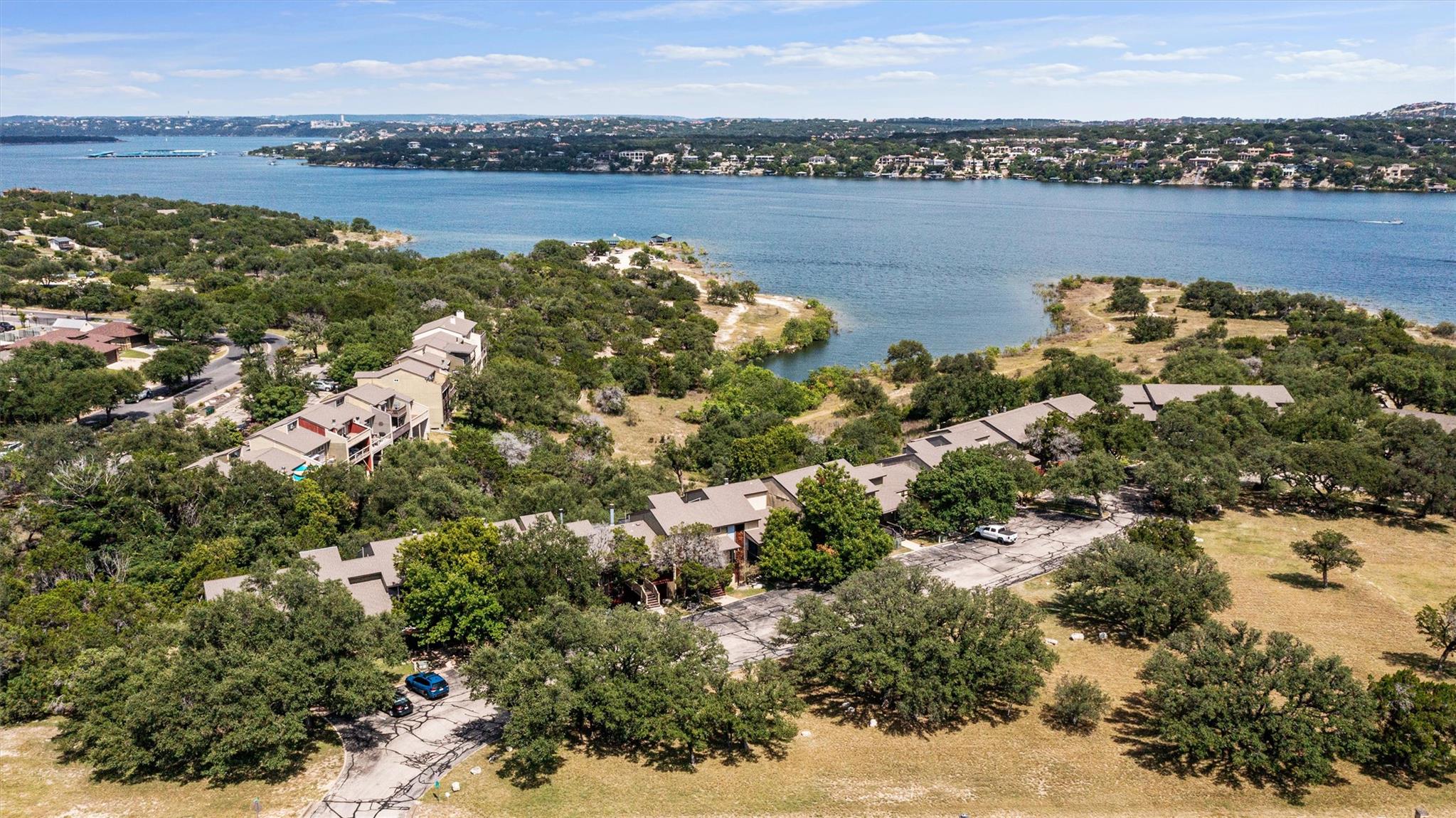 Residential in Point Venture 2