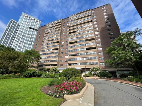 12f-9 Hawthorne Place, Boston, MA, 02114 | Card Image