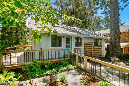 187 E Coolidge Avenue, Cannon Beach, OR, 97110 | Card Image