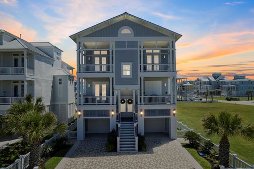 3835 Sea Breeze Ln, Galveston, TX, 77554-2405 | Card Image