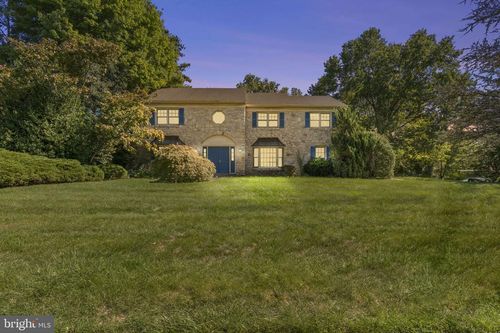 1 Wayne Cir, Ambler, PA, 19002-1931 | Card Image