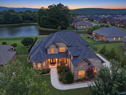 2017 Meadow Creek Cir Se, Owens Cross Roads, AL, 35763-8884 | Card Image