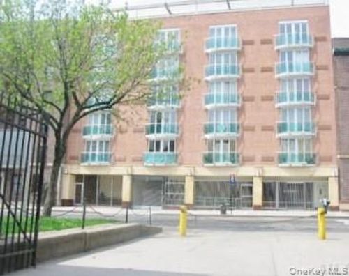 3a-88-20 Parsons Boulevard, New York, NY, 11432 | Card Image