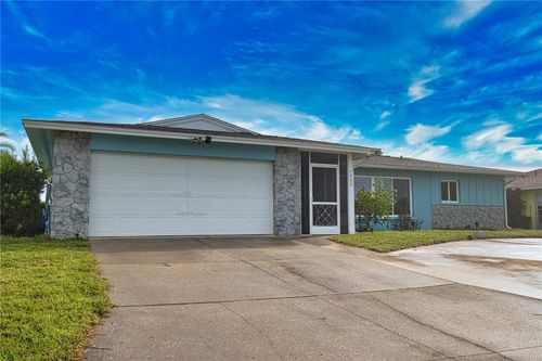 1325 Cambridge Dr, Venice, FL, 34293-2852 | Card Image