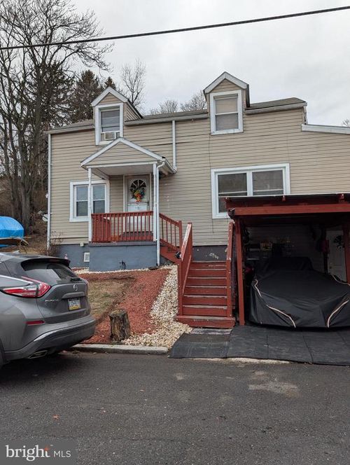 575 Reinoehl St, LEBANON, PA, 17046-4258 | Card Image