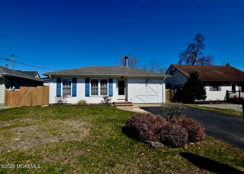 2143 Riviera Pkwy, Point Pleasant Boro, NJ, 08742-4954 | Card Image