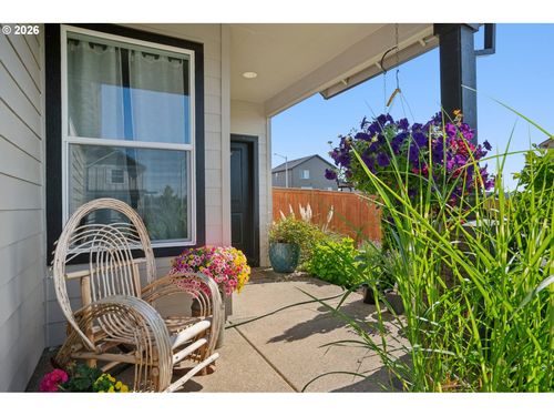 812 Ne Trillium Dr, Estacada, OR, 97023-8921 | Card Image
