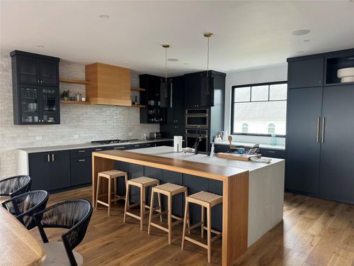 125 Ocean Rd, Ocean Beach, NY, 11770-2061 | Card Image