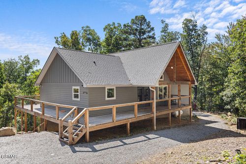 5042 Settlers View Ln, Sevierville, TN, 37862-6544 | Card Image