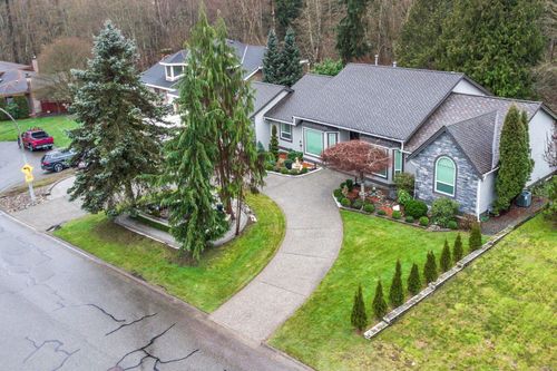 8099 148a St, Surrey, BC, V3S7H4 | Card Image