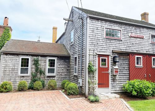 7 N Liberty St, Nantucket, MA, 02554-2143 | Card Image