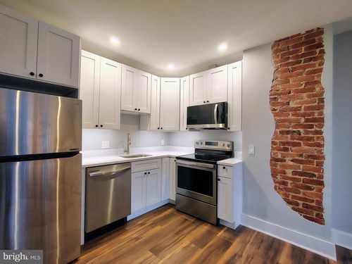 apt-3-230 S Market St, FREDERICK, MD, 21701-6577 | Card Image