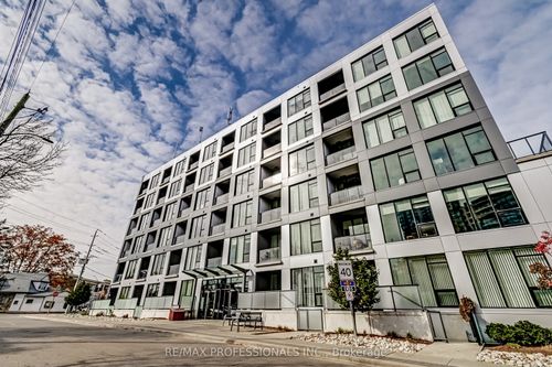 421-690 King St W, Kitchener, ON, N2H | Card Image