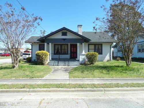 201 E Thompson Ave, Stantonsburg, NC, 27883-8974 | Card Image