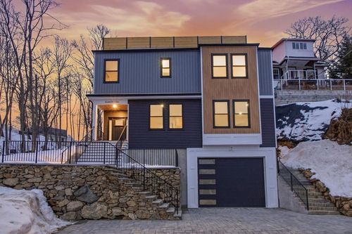 15 Landry Rd, Medford, MA, 02155-1924 | Card Image