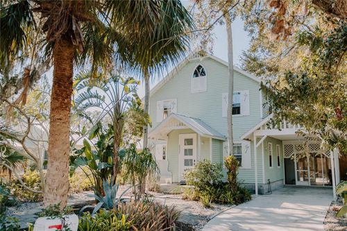 2337 Ixora Ave, SARASOTA, FL, 34234-7327 | Card Image