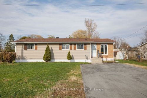 3 Fraser St, St Andrews West, ON, K0C2A0 | Card Image