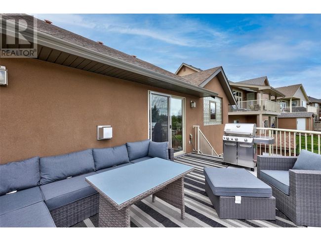 2022 Hugh Allan Dr, House other with 6 bedrooms, 3 bathrooms and 6 parking in Kamloops BC | Image 12