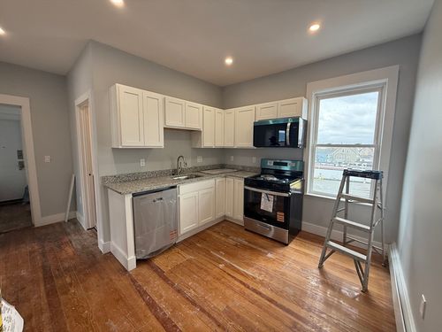 2r-8 Carnes St, Lynn, MA, 01905-1662 | Card Image