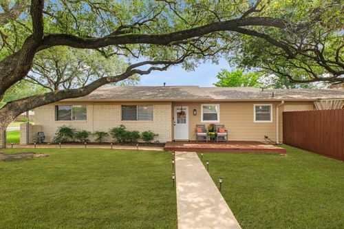 3902 Stillmeadow Dr, Bryan, TX, 77802-3915 | Card Image