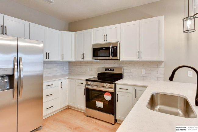 1917 Dahlman Rows Plz, Townhouse with 2 bedrooms, 3 bathrooms and 2 parking in Omaha NE | Image 12