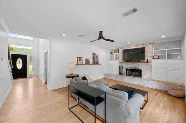707 Malabar St, House other with 4 bedrooms, 3 bathrooms and 4 parking in Lakeway TX | Image 6