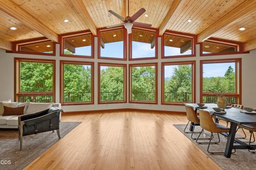616 Mountain Paradise Dr, Grants Pass, OR, 97526-7725 | Card Image