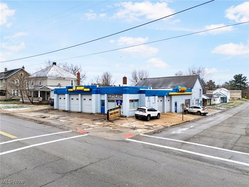 308 E Main St, Carrollton, OH, 44615-1242 | Card Image