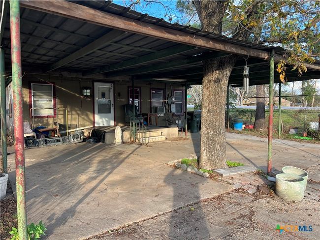 109 W Crockett St, House other with 4 bedrooms, 2 bathrooms and null parking in Giddings TX | Image 4
