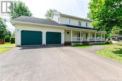 124 Crestwood Dr, Moncton, NB, E1C9M8 | Card Image