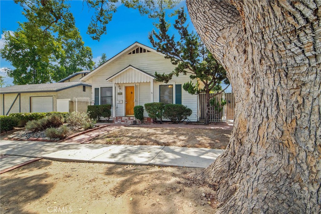 Residential Income in Azusa 4