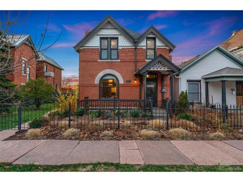 2815 Curtis St, Denver, CO, 80205-2713 | Card Image