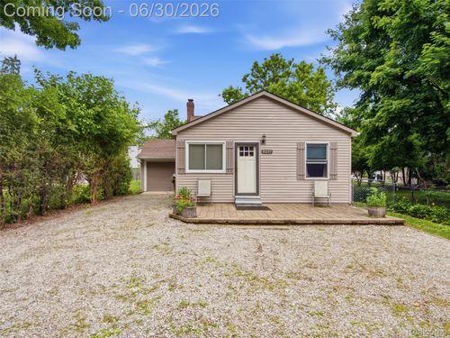 8241 Janis St, Shelby Twp, MI, 48317-5317 | Card Image