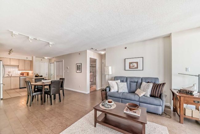 1502 - 650 10 Street Sw, Home with 2 bedrooms, 2 bathrooms and 1 parking in Calgary AB | Image 19