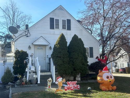 194 1st St, Buchanan, NY, 10511-1104 | Card Image