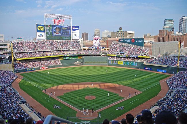 A short walk to Target Field! No worries about where to park. | Image 25